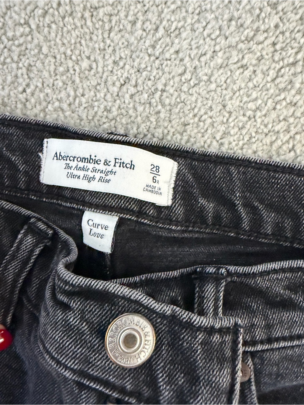 LIKE NEW Abercrombie & Fitch Women's Ankle Straight Ultra High Rise Jeans - Blac
